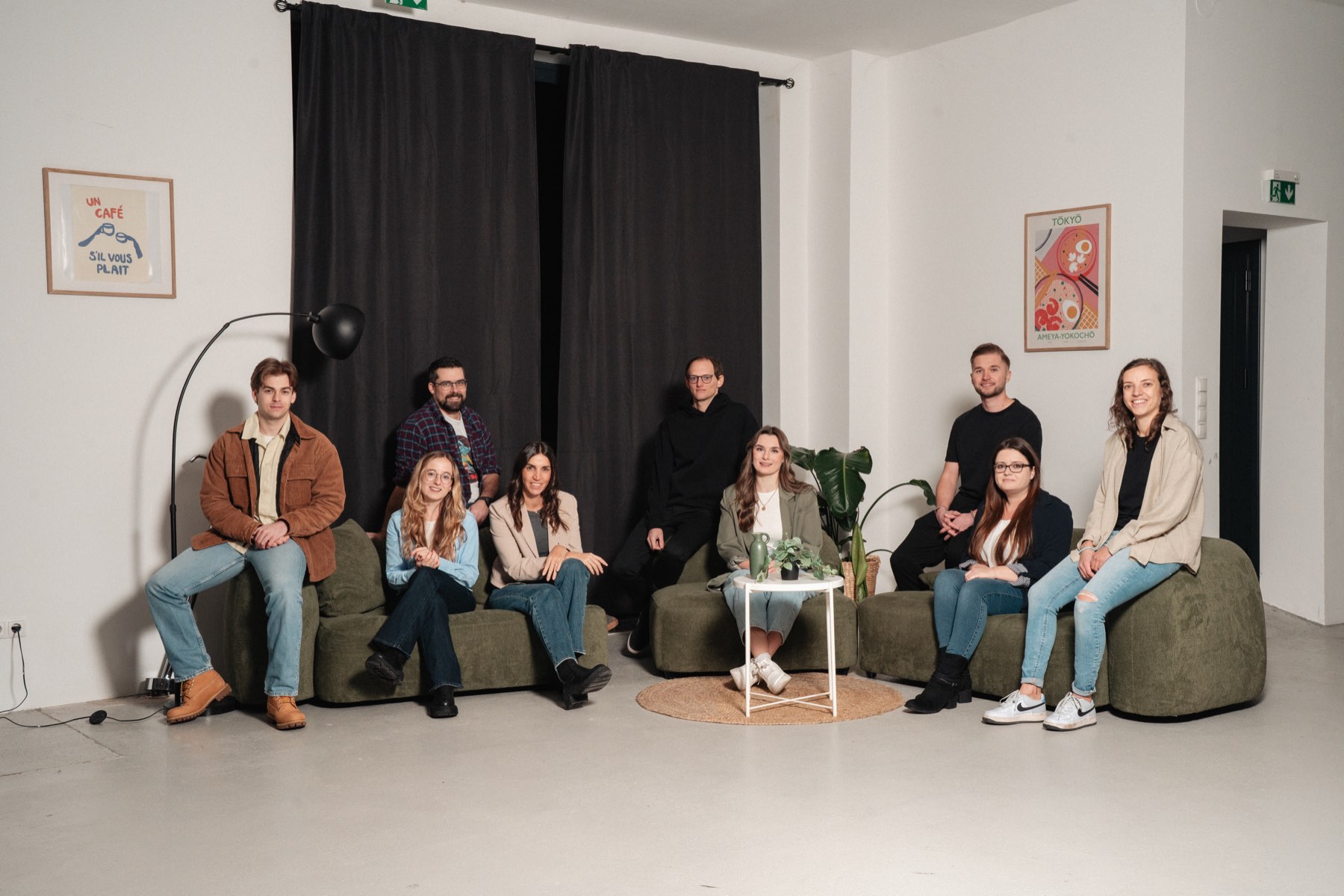 Das Team von Studio Ory und Crediso: neun Personen im Büro in Graz